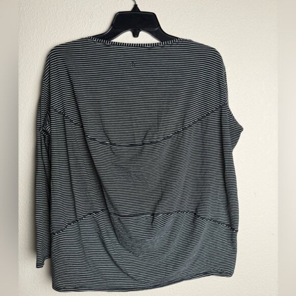 Lululemon Women Size Medium Back in Action Long sleeve Pima Cotton‎ Shirt - Picture 4 of 5
